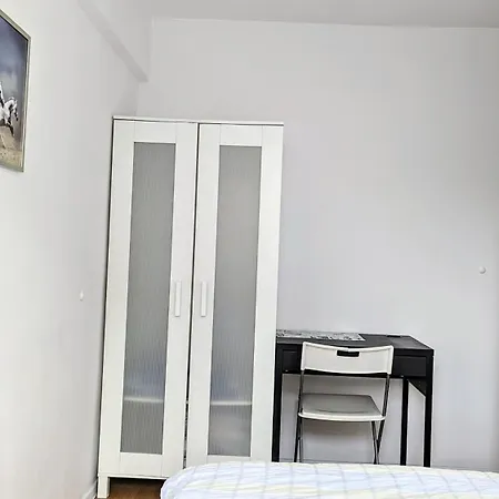 Ursus Rooms-Self Check-In-3